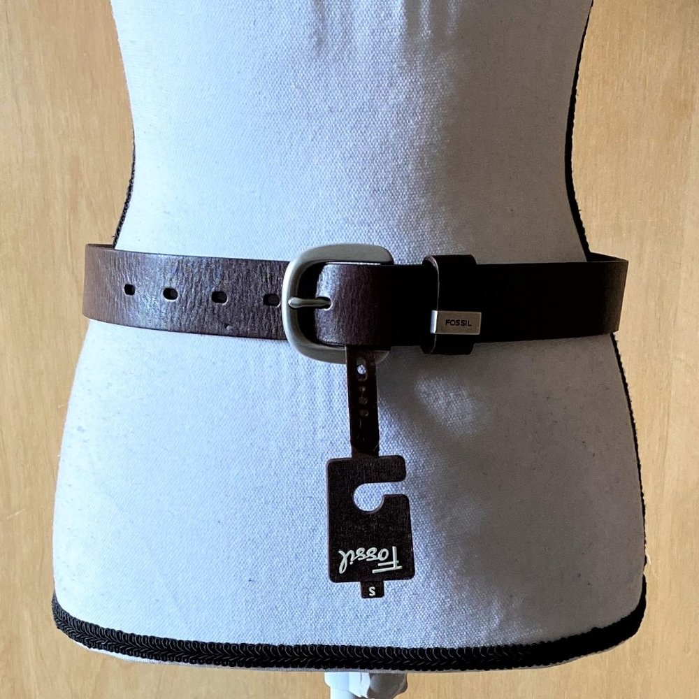 NWT Sz S Fossil Brown/Silver Buckle Leather Belt